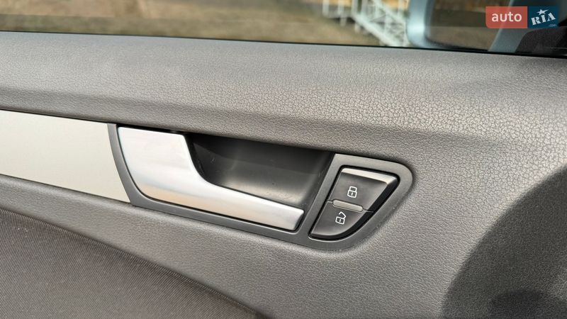 Седан Audi A4 2010 в Одессе