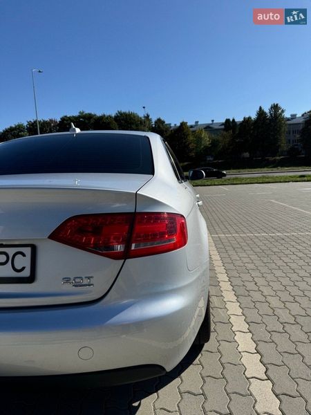 Седан Audi A4 2011 в Львове