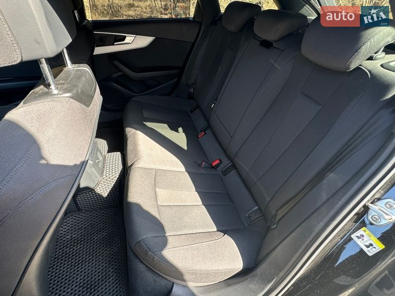 Универсал Audi A4 2020 в Киеве