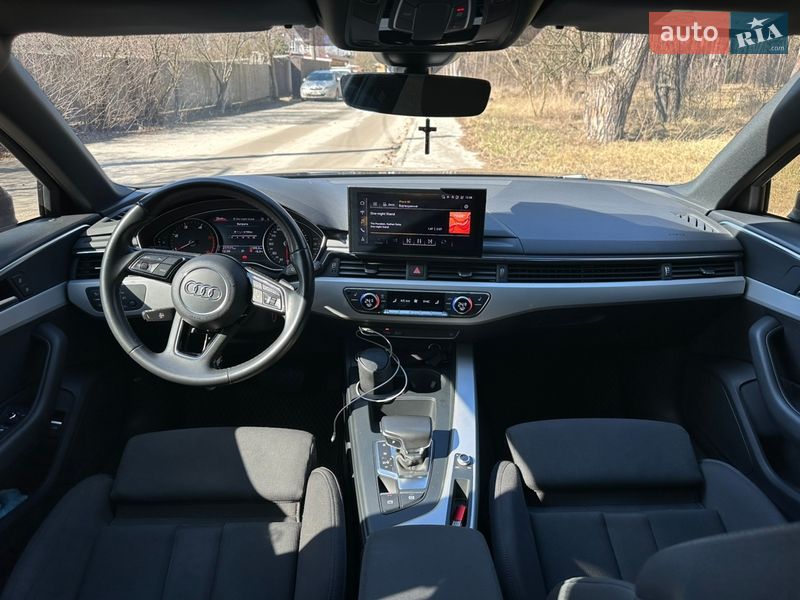 Универсал Audi A4 2020 в Киеве