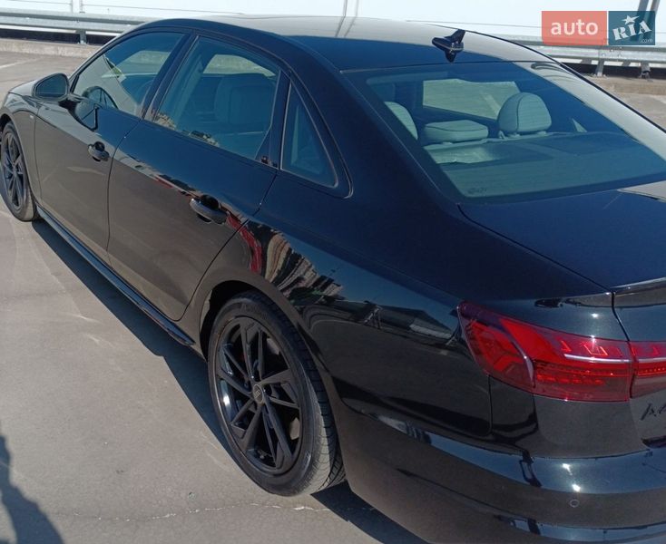 Седан Audi A4 2023 в Киеве