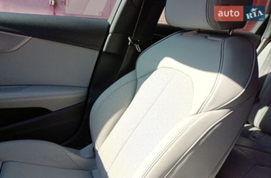 Седан Audi A4 2023 в Киеве