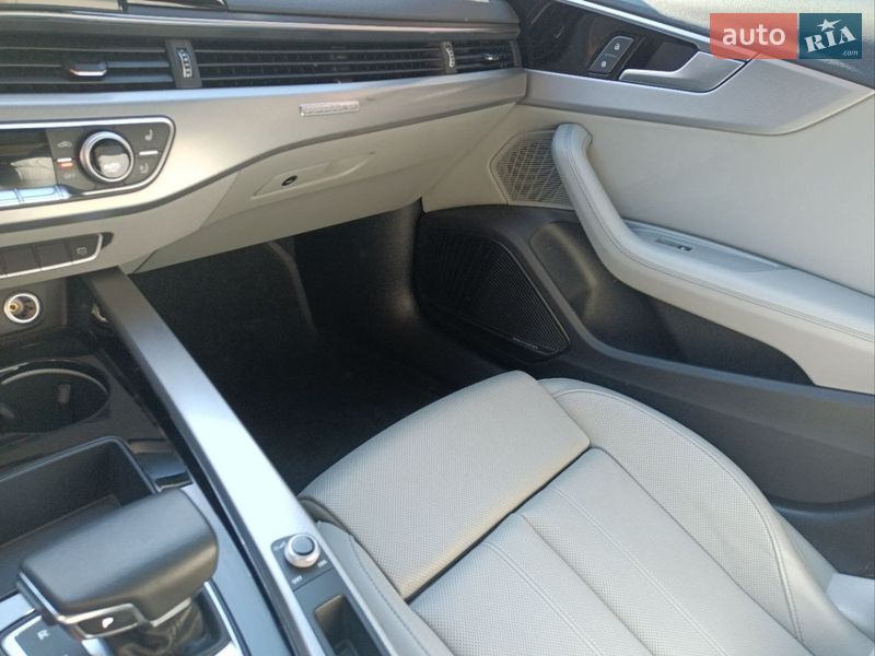 Седан Audi A4 2023 в Киеве