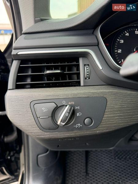 Седан Audi A4 2019 в Одесі