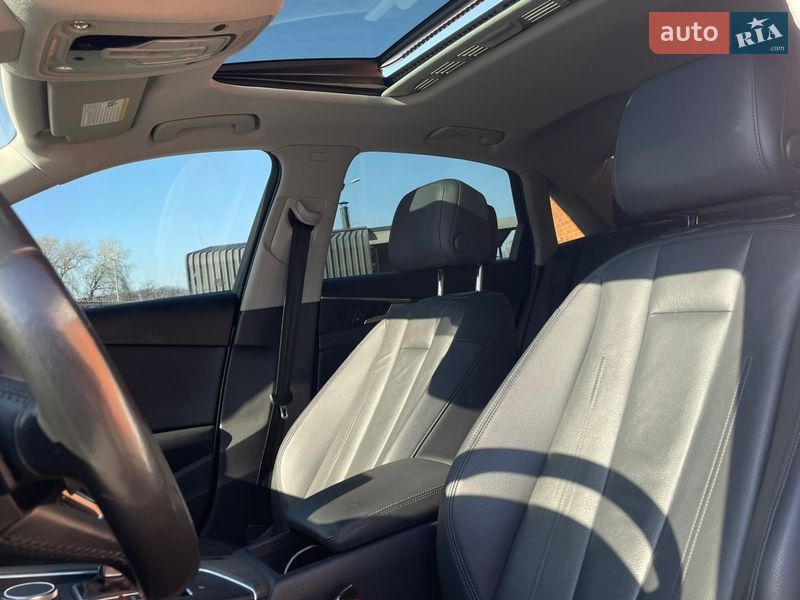 Седан Audi A4 2016 в Киеве