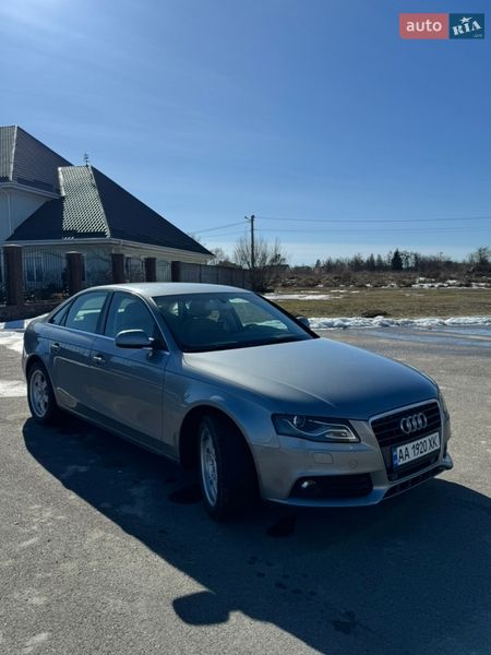 Седан Audi A4 2010 в Буче
