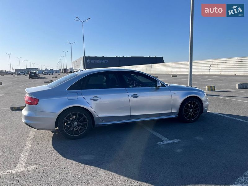 Седан Audi A4 2015 в Львове