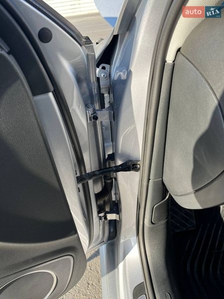 Седан Audi A4 2015 в Львове