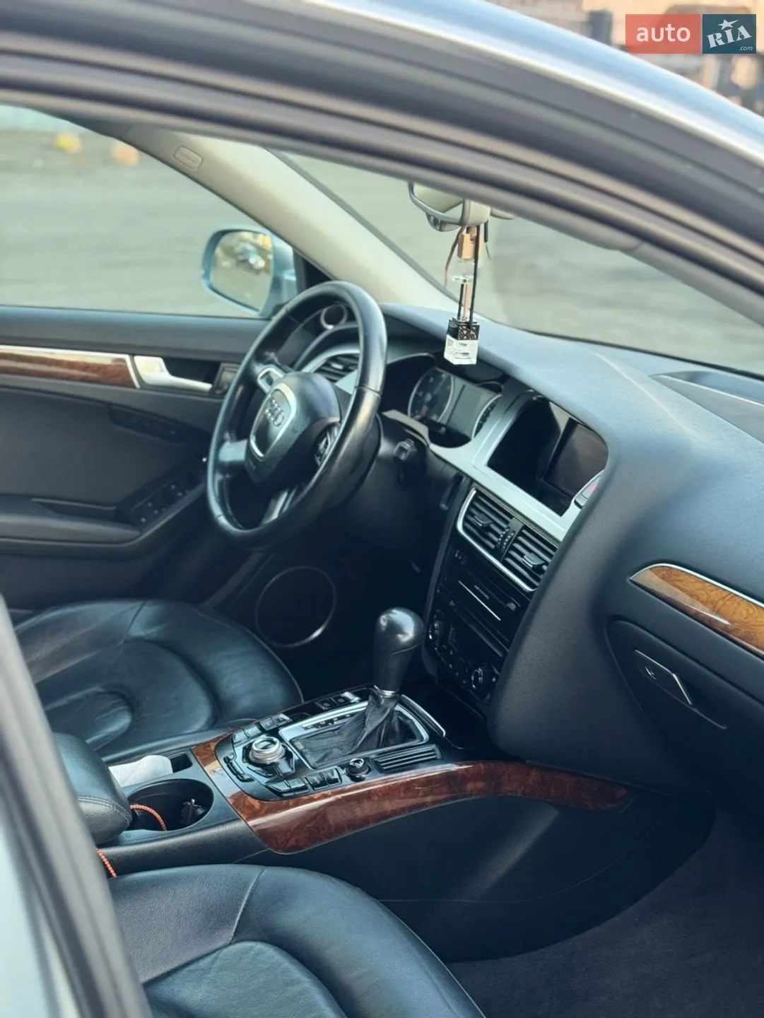 2010 Audi A4 - мініатюра 12