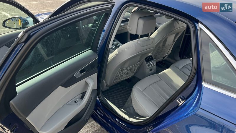 Седан Audi A4 2016 в Львові