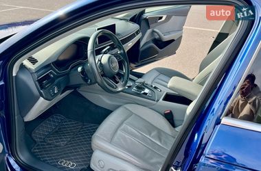 Седан Audi A4 2016 в Львові