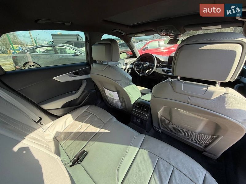 Седан Audi A4 2017 в Луцке