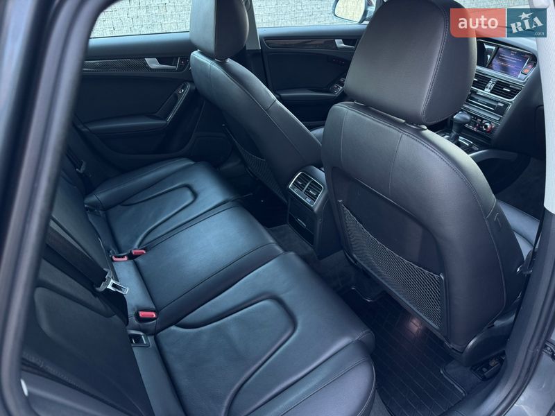 Седан Audi A4 2015 в Луцке