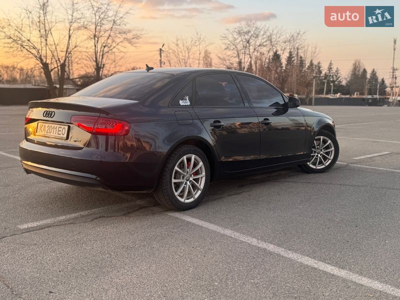 Седан Audi A4 2012 в Белогородке