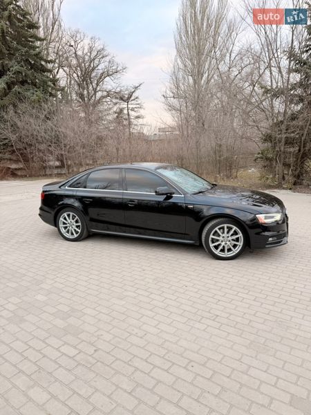 Седан Audi A4 2015 в Запорожье