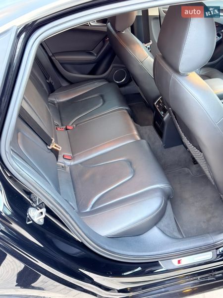 Седан Audi A4 2015 в Запорожье