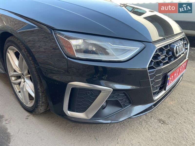Седан Audi A4 2021 в Ровно
