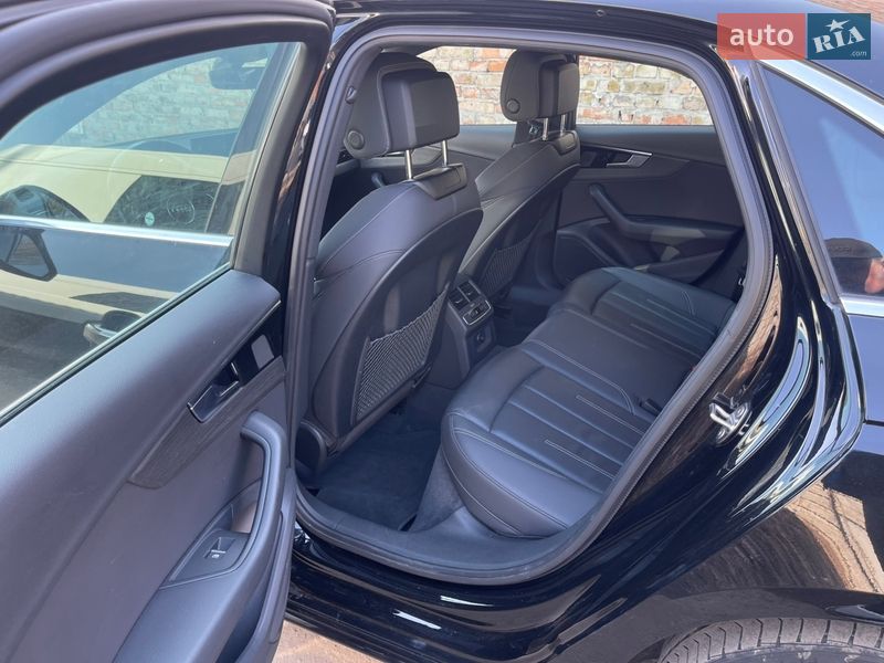 Седан Audi A4 2021 в Ровно