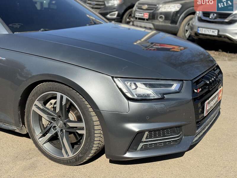 Седан Audi A4 2017 в Виннице