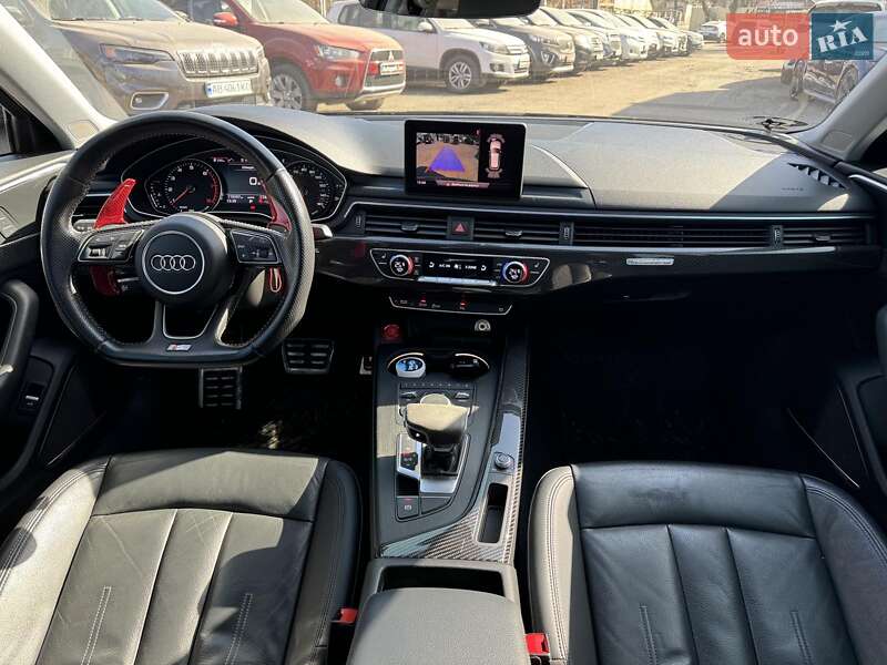 Седан Audi A4 2017 в Виннице