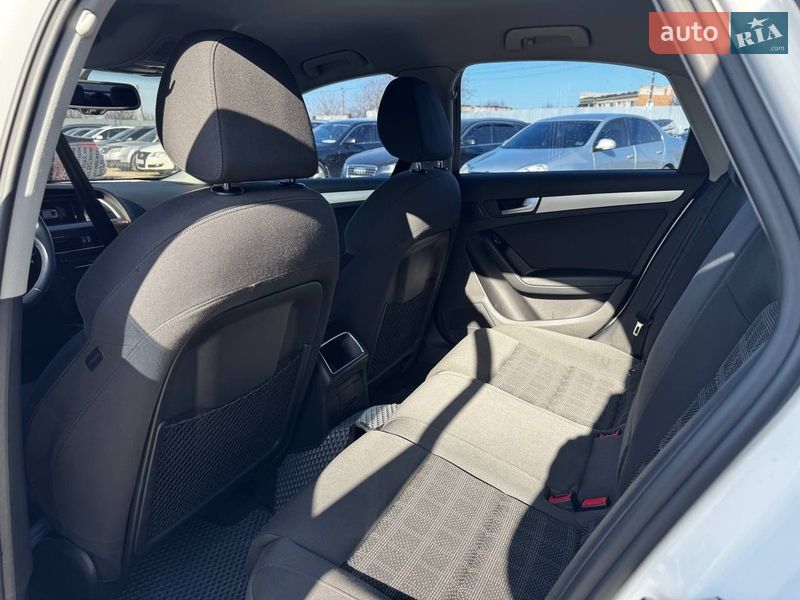 Седан Audi A4 2012 в Первомайську