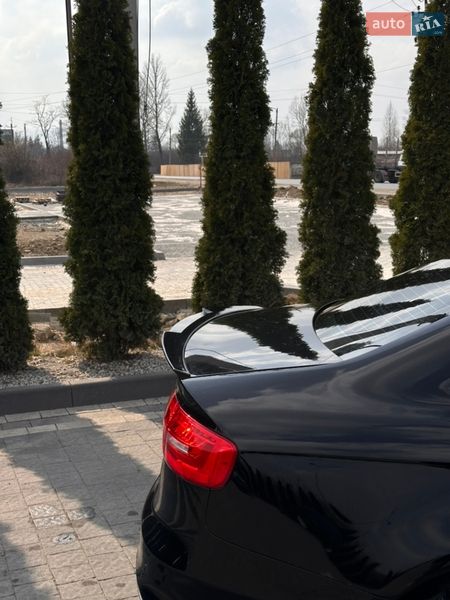 Седан Audi A4 2015 в Ивано-Франковске