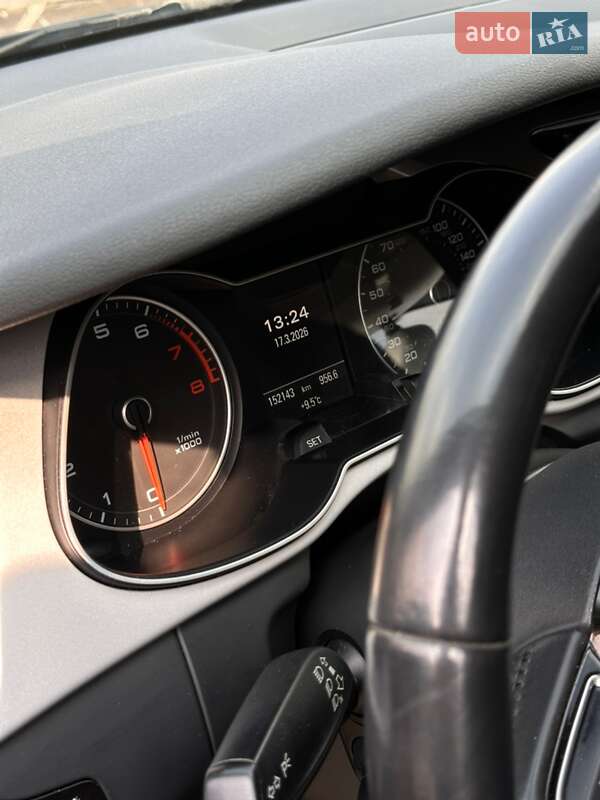 Седан Audi A4 2015 в Ивано-Франковске