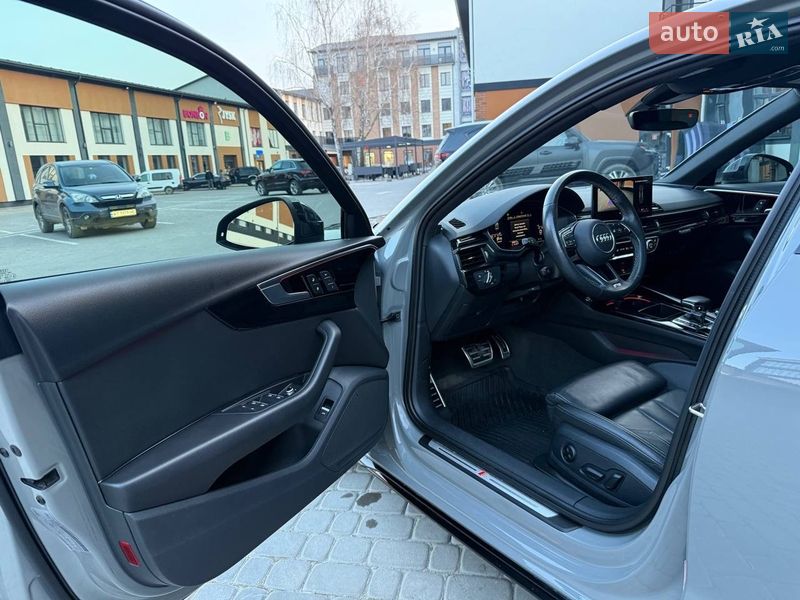 Седан Audi A4 2021 в Коломые