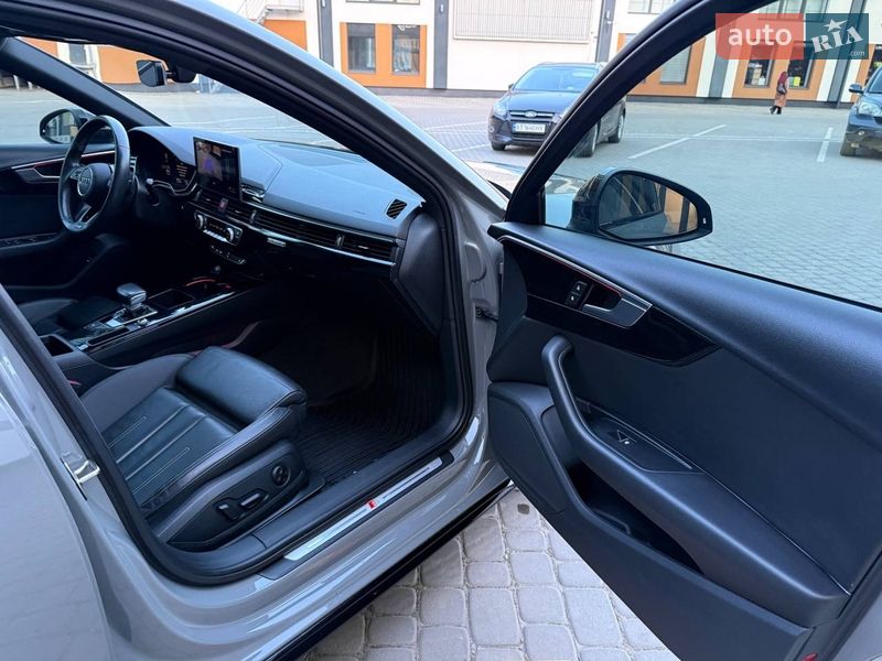 Седан Audi A4 2021 в Коломые