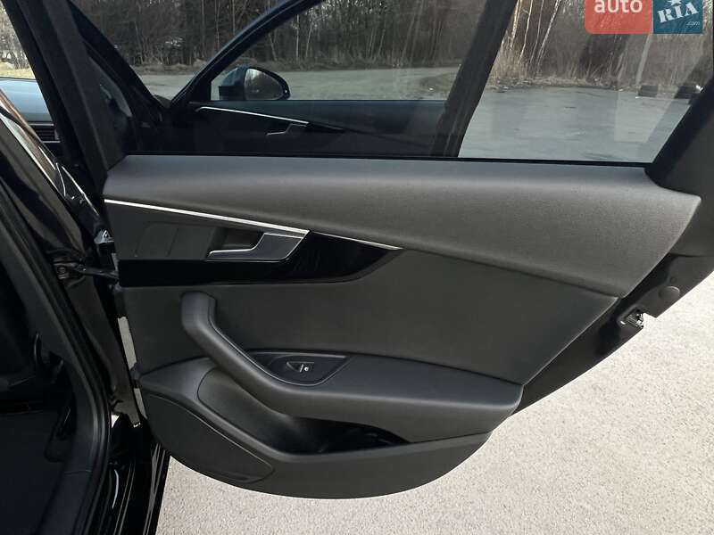 Універсал Audi A4 2016 в Дрогобичі