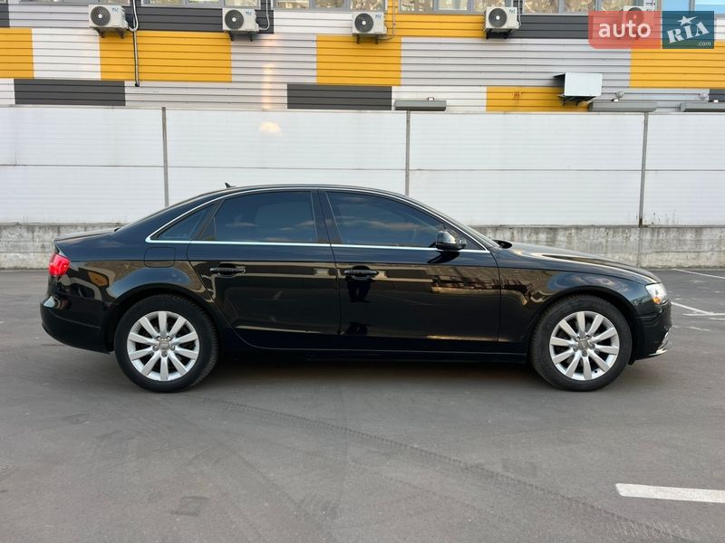Седан Audi A4 2012 в Киеве