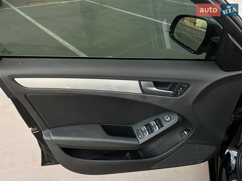 Седан Audi A4 2012 в Киеве