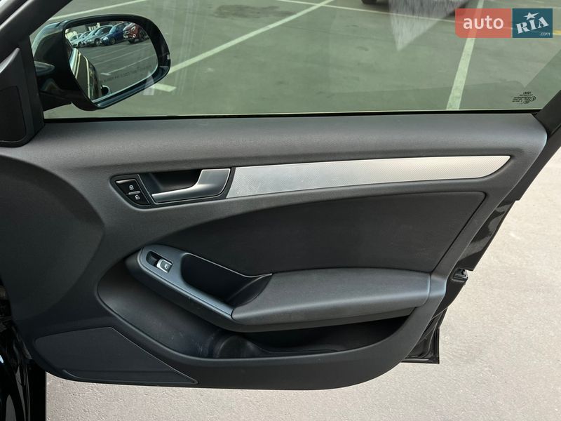 Седан Audi A4 2012 в Киеве