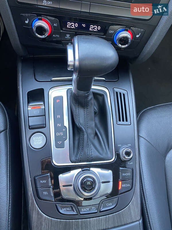 Седан Audi A4 2012 в Ужгороде