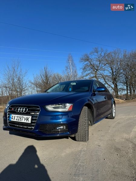 Седан Audi A4 2014 в Нежине