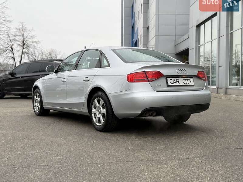Седан Audi A4 2008 в Києві