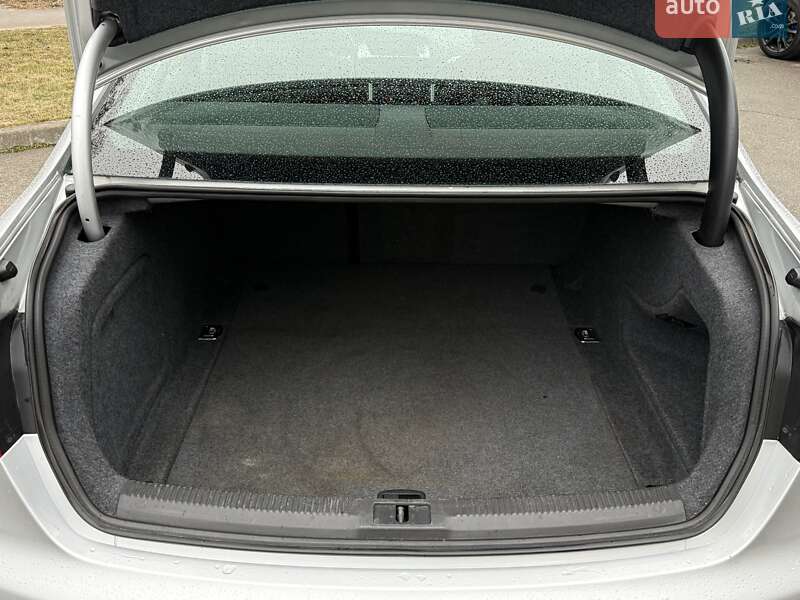Седан Audi A4 2008 в Києві