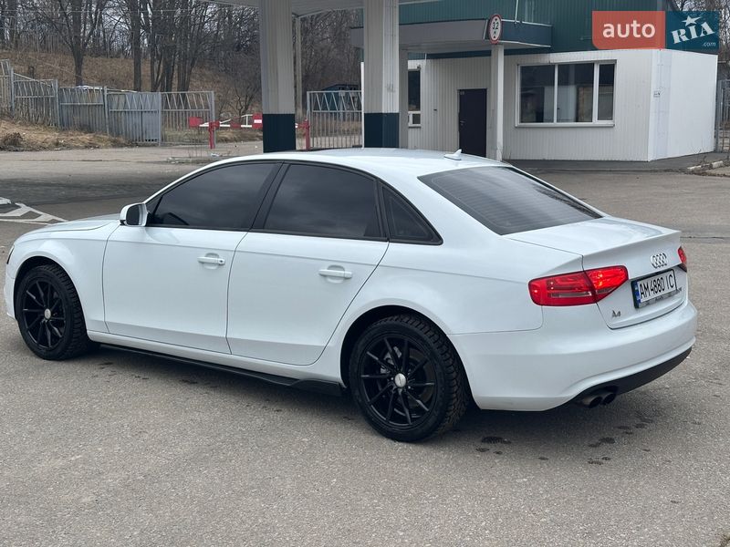 Седан Audi A4 2014 в Житомирі