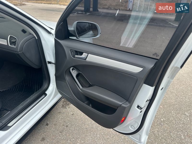 Седан Audi A4 2014 в Житомирі