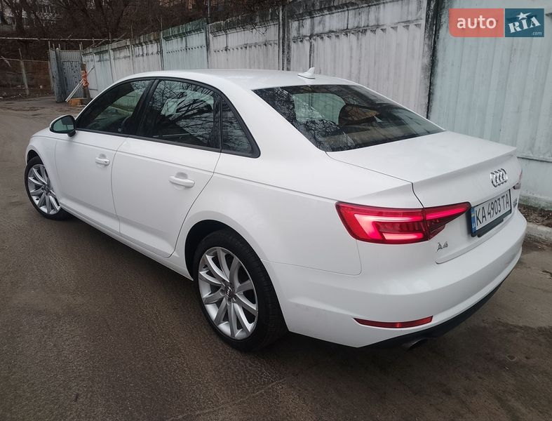Седан Audi A4 2016 в Киеве