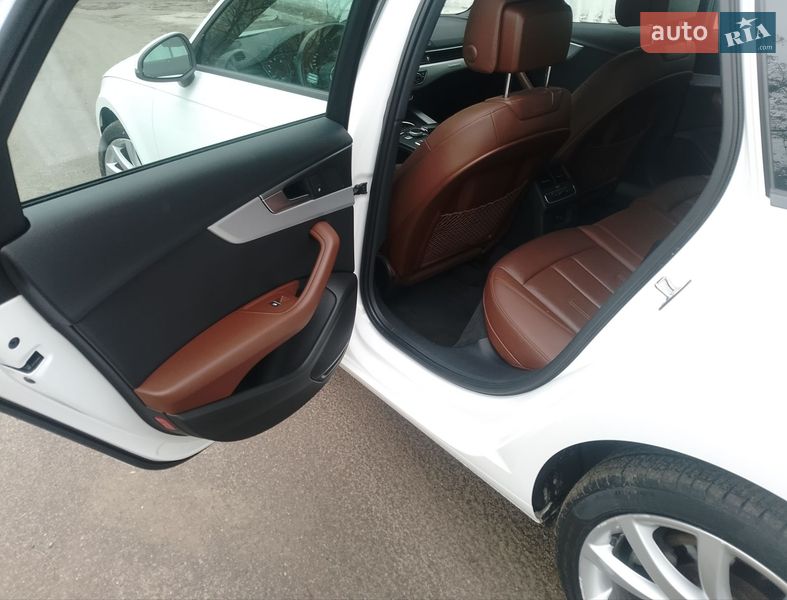 Седан Audi A4 2016 в Киеве