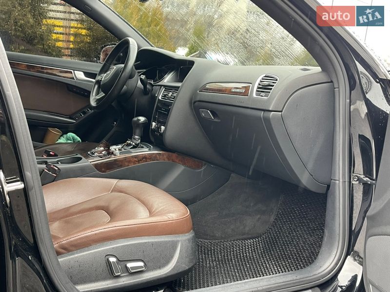 Седан Audi A4 2012 в Сумах