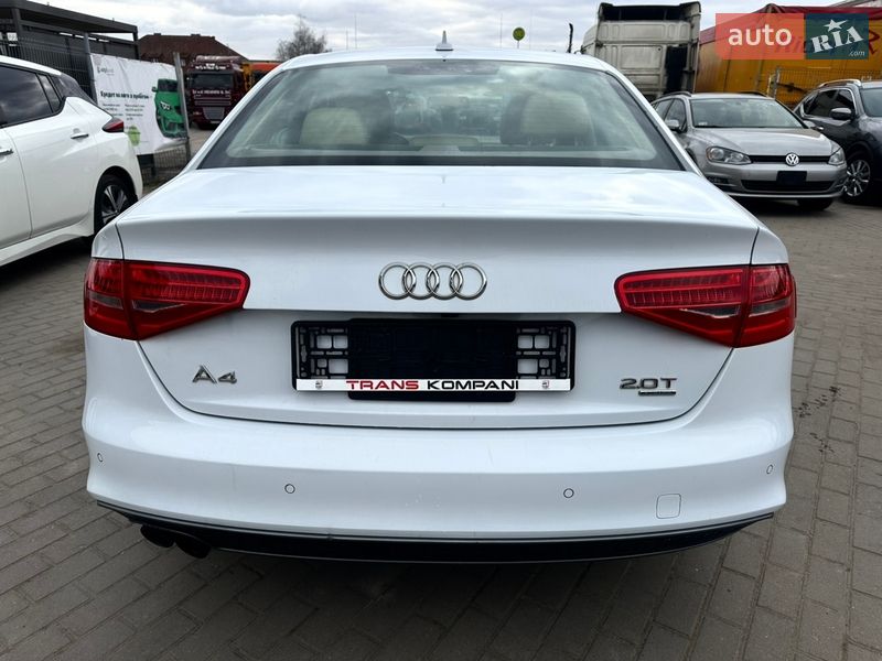 Седан Audi A4 2014 в Львові