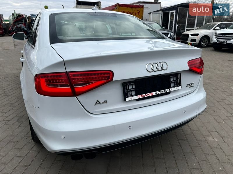 Седан Audi A4 2014 в Львові