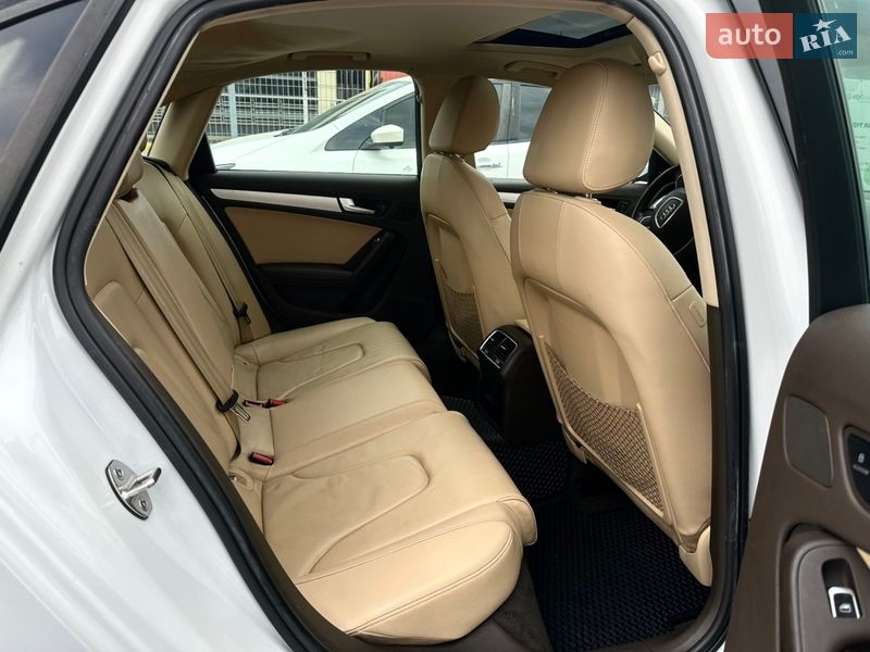 Седан Audi A4 2014 в Львові