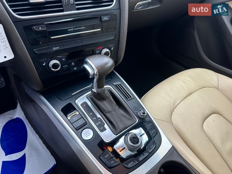 Седан Audi A4 2014 в Львові