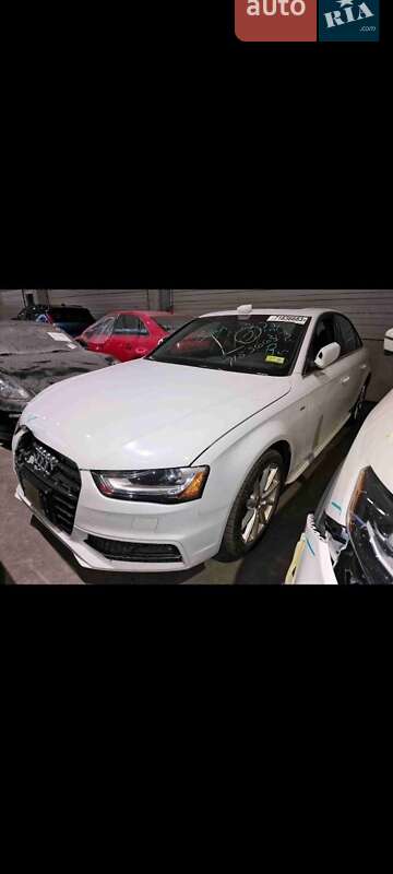 Седан Audi A4 2014 в Калуші