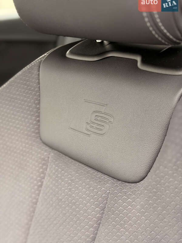 Седан Audi A4 2024 в Киеве