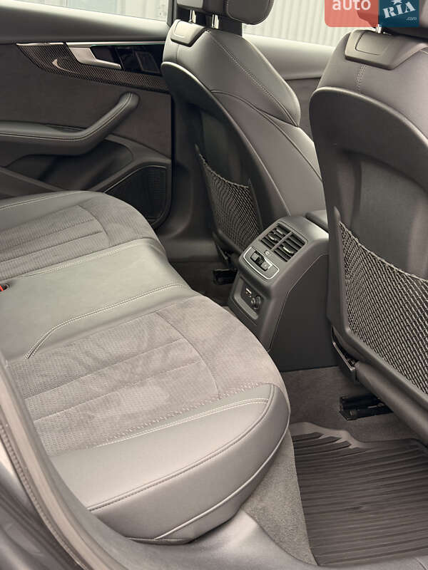Седан Audi A4 2024 в Киеве