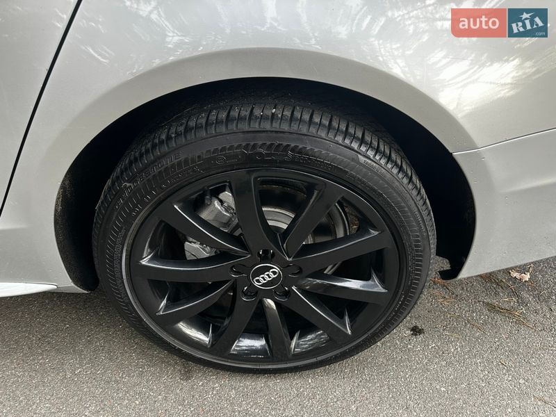 Седан Audi A4 2013 в Обухове